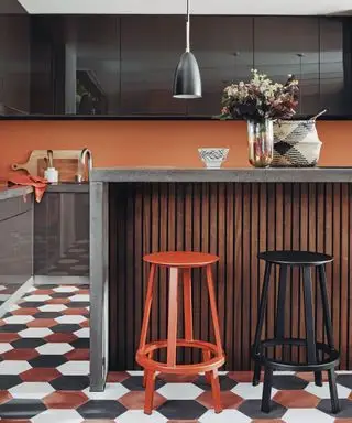 Specjaliści wyjaśniają, jaki rodzaj farby jest najlepszy do kuchni