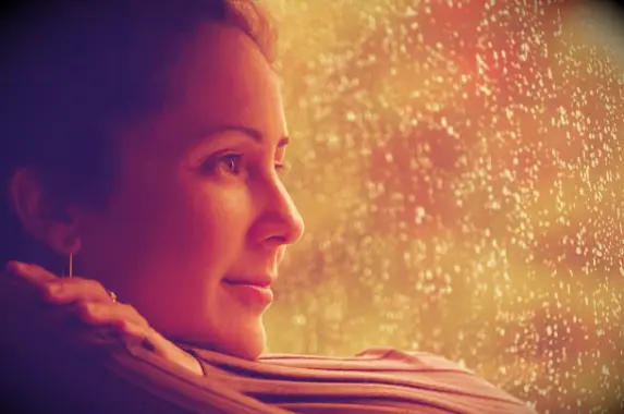 Come fermare a sognare ad occhi aperti: 2 piccoli modi per iniziare a vivere la vita che desideri veramente