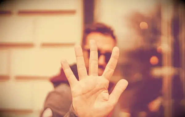 67 Citas de personas para ayudarlo a vivir una vida feliz y sin drama