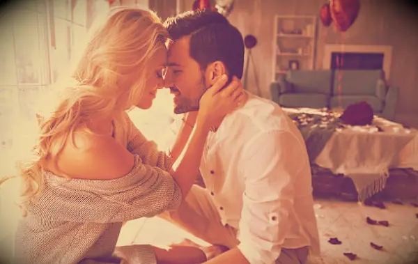 120 Valentinsdag citater til ham (kærlighedsbeskeder til din mand eller kæreste)