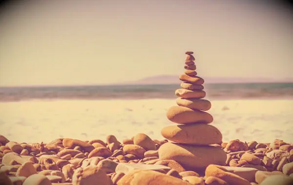 Balanse sitater: 76 Kraftige setninger for å hjelpe deg med å finne lykke og indre fred