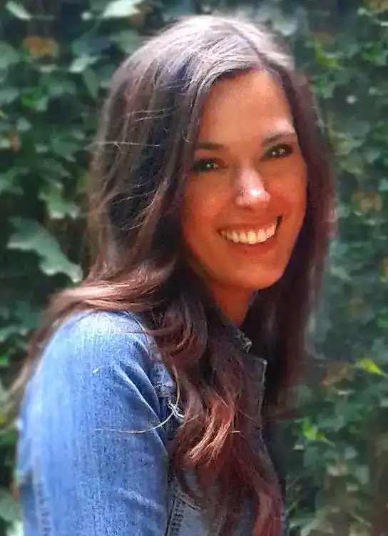 Kelly Sundstrom headshot