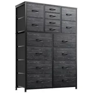 흰색 배경에 놓인 월마트 엔홈 옷장.