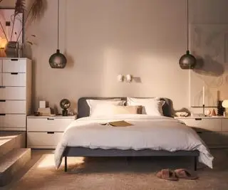 Móveis IKEA num quarto.