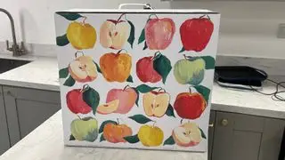 La boîte colorée du Nama J2 Juicer