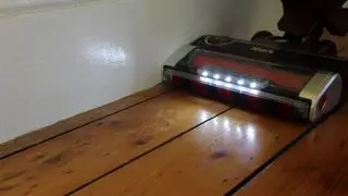 Shark Stratos na tvrdých podlahách