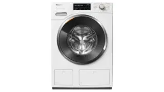 Eine weiße Miele-Waschmaschine auf weißem Hintergrund