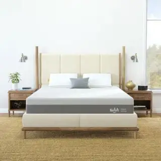 Un materasso originale Nolah su un letto.