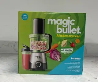 Nutribullet 600 옆에 있는 Magic Bullet Kitchen Express