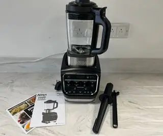 Ninja Foodi Cold & Hot 블렌더에 섞을 수 있는 단백질 스무디의 재료