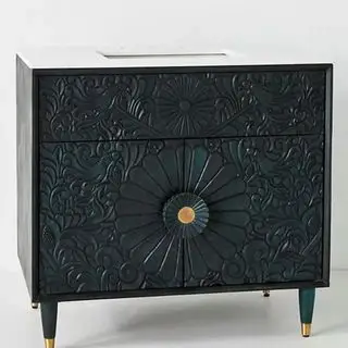 Gulliver Vanity vor weißem Hintergrund.