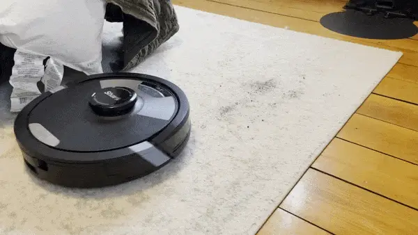 Examen du robot aspirateur et vadrouille Shark AI Ultra 2-en-1 : haute qualité et nécessitant peu d'entretien