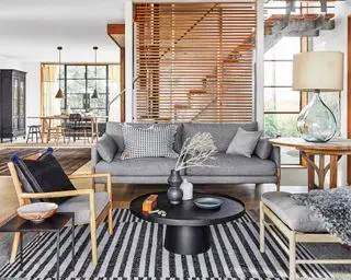 Kolik-bych-měl-utratit-na-pohovce-Jan-Baldwin