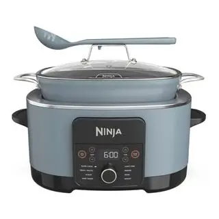 Un Ninja Foodi PossibleCooker Pro sur fond blanc