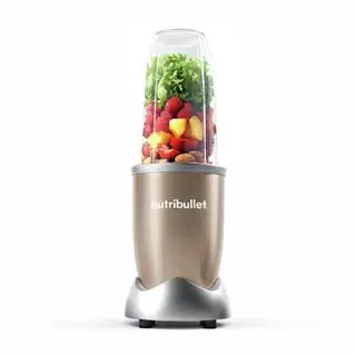 Licuadora NutriBullet serie 900 sobre un fondo blanco.