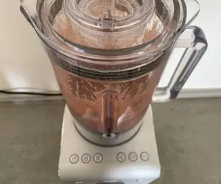 Mélangeur professionnel Smeg à côté du Ninja Foodi Heat-iQ