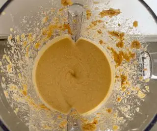 Mélangeur professionnel Smeg pour préparer du guacamole