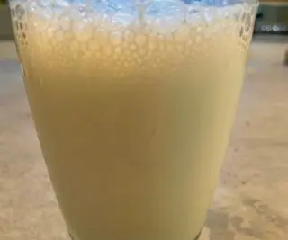 מקציף חלב מיידי עם צריבה בבסיס