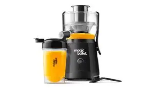 흰색 배경에 있는 Magic Bullet 미니 과즙기