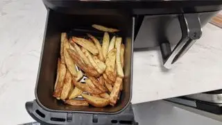 Frites maison préparées dans la friteuse à air Instant Vortex Plus