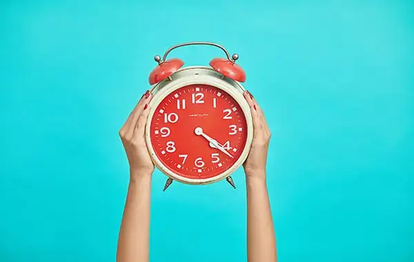 10 enkle måter å få en ekstra time om dagen