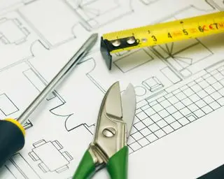 Do czego służą czarne romby na centymetrze?