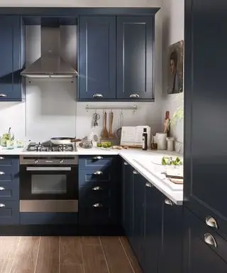 Comment organiser des armoires longues et étroites dans la cuisine – 9 façons d’affiner votre rangement