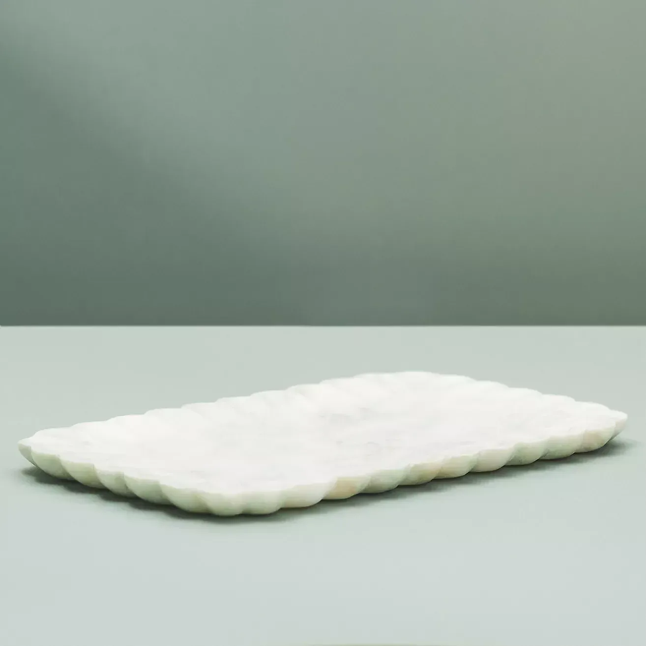 Skuffet bakke i marmor' loading='lazy' title=