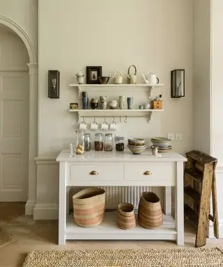 Comment éliminer les taches de café et sauver les tissus et les surfaces