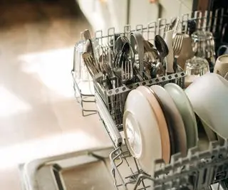 מדיח כלים פתוח במטבח