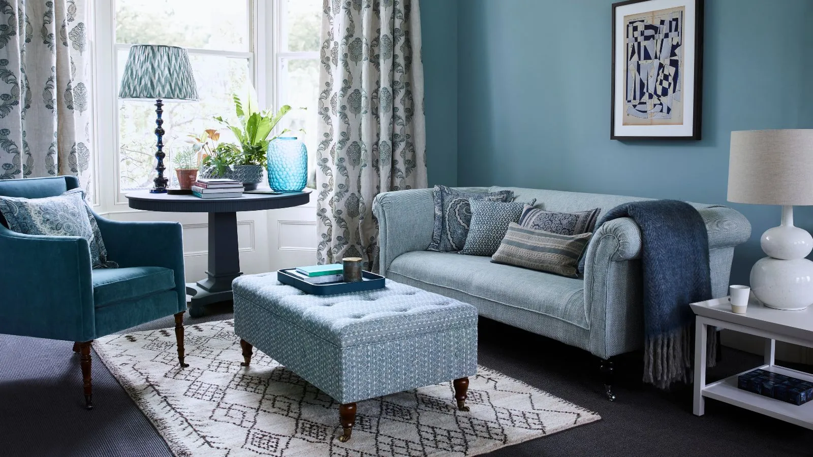 5 jesiennych zapachów, które najpopularniejsze hotele sprawią, że pokoje gościnne staną się luksusowe, relaksujące i drogie – dla spokojnego i przyjemnego dotyku