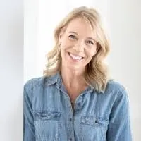 Laurie' loading='lazy' title=