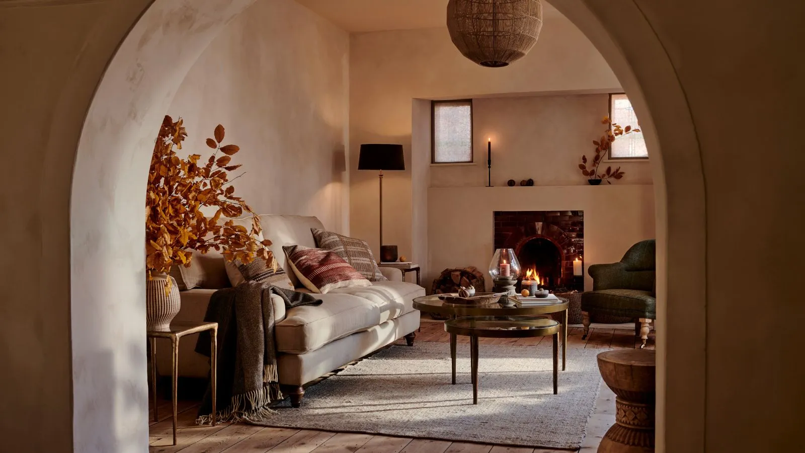 Najszybszy trik na sprzątanie, który sprawi, że Twój dom będzie pachniał jesienią – używam go do czyszczenia dywanów, zasłon, materacy i sof, aby przygotować mój dom na świąteczne przyjęcie