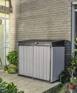 Una caja de almacenamiento de basura