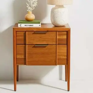 drewniany stolik nocny