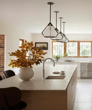 Hvorfor du skal have en skål eddike ved siden af ​​dit komfur