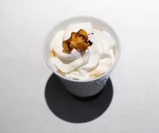 Caffè ai funghi con panna sopra