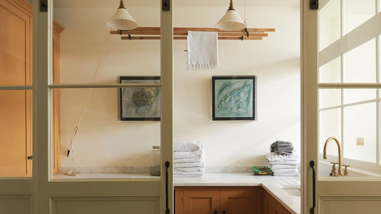 '나는 회의적이지만 작동하지만' -이 베스트셀러 $ 18의 금형 스테인 리무버는 정화, 탈취 및 새로 고침