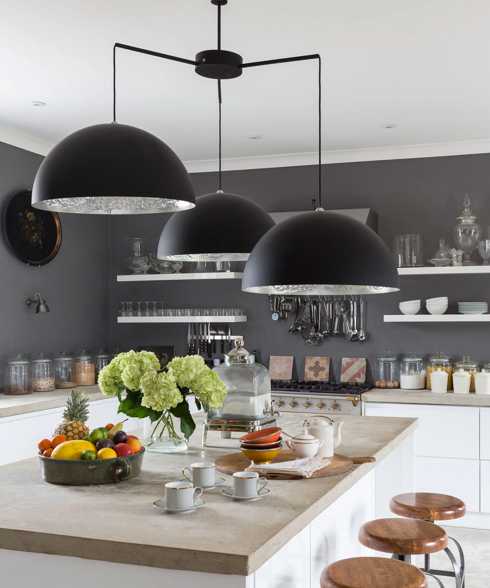 Pomysły na oświetlenie kuchni wiejskiej Mark Bolton' loading='lazy' title=