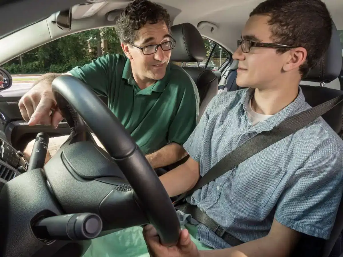 Řízení pro teenagery: Tipy pro bezpečnost na sněhu